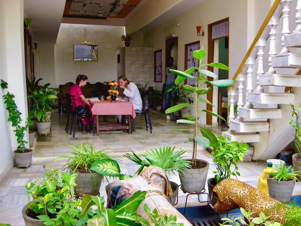אגרה Saniya Palace בית הארחה